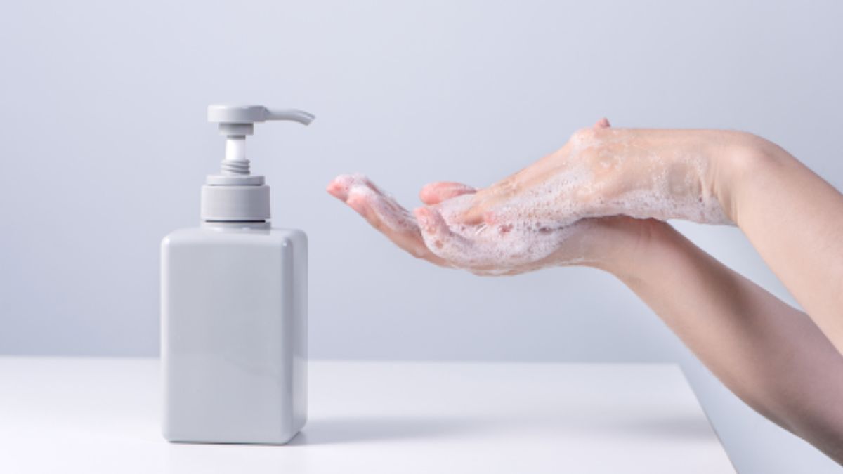 Travel Essentials: The Ultimate Guide to Portable Handwash Solutions