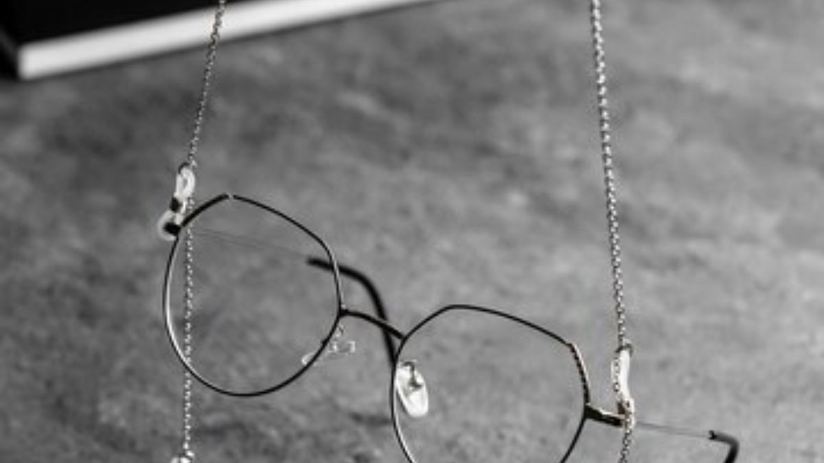 Discovering hoo302 eyeglasses frames: Style Meets Comfort