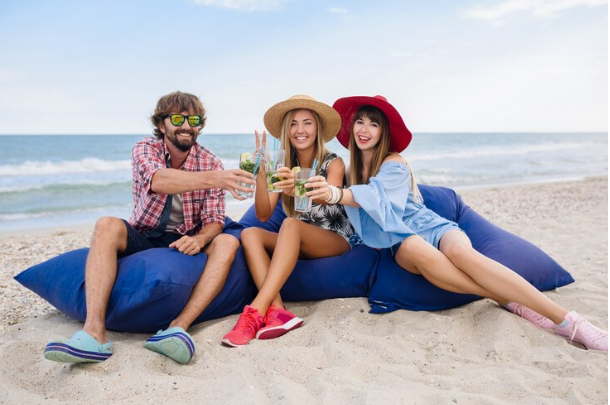 Embracing Summer Vibes: Trendsetting with Women's Shorts and Sneakers in NZ